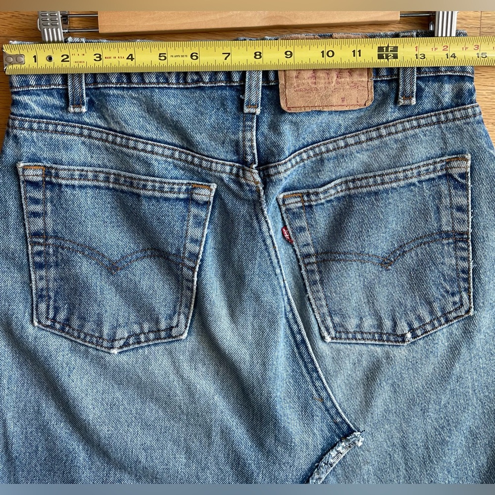 Levi’s denim maxi skirt, red tag. Designed by Canadian designer Preloved. - Picture 3 of 10